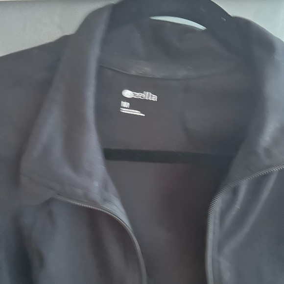 Black Zella zip up jacket - Picture 2 of 4